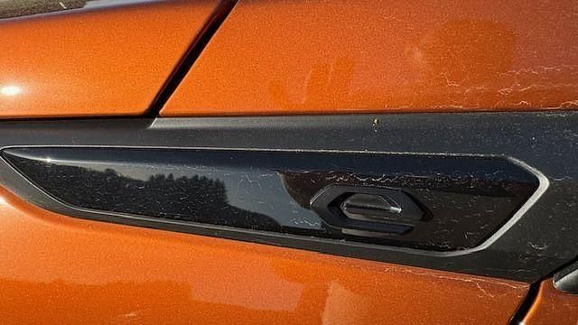 Gebraucht Peugeot e-2008 Active 100 kW (136 PS) 2020 Lackierung orange fusion/typ a SUV