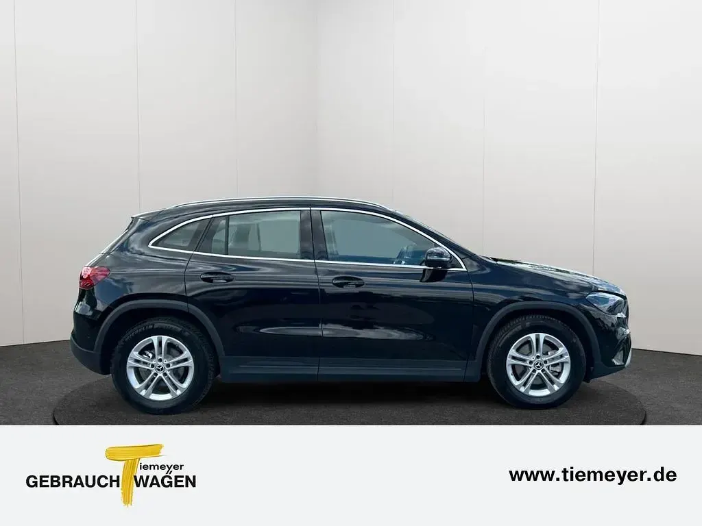 Gebraucht Mercedes GLA200 163 PS (119 kW) 2024 Schwarz SUV