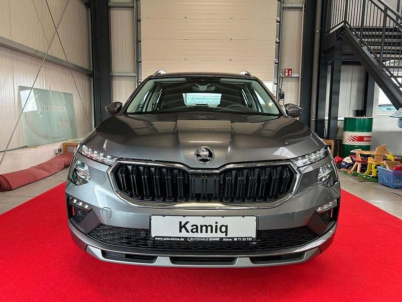 Neu Skoda Kamiq Selection 116 PS (85 kW) 2025 Grau SUV