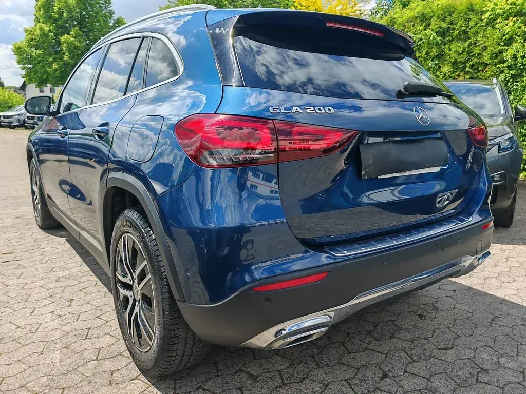 Gebraucht Mercedes GLA200 Progressive 163 PS (119 kW) 2023 Blau SUV
