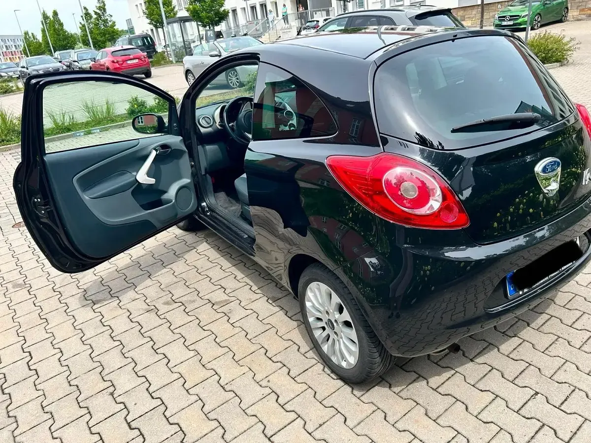 Gebraucht Ford Ka 69 PS (50 kW) 2011 Schwarz Kleinwagen