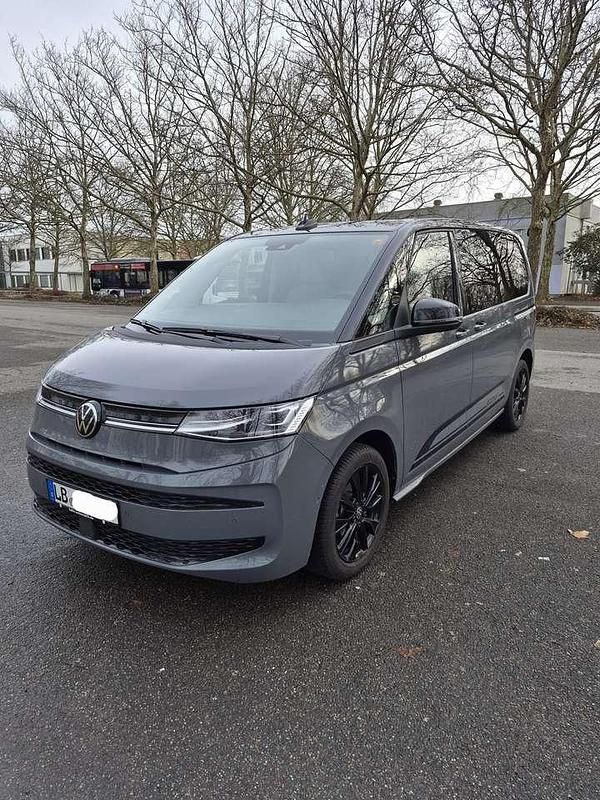 Gebraucht VW Multivan Edition 150 PS (110 kW) 2024 Grau Van