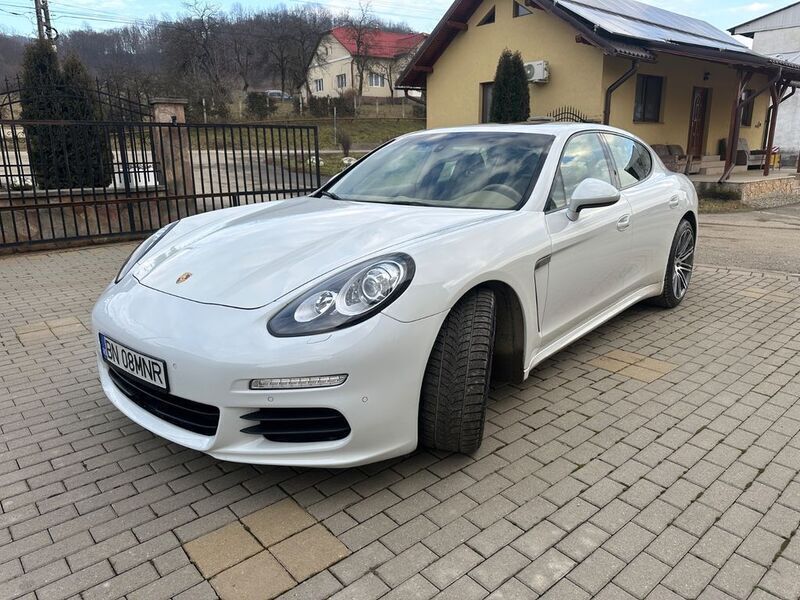 Weiß Gebraucht 2014 Porsche Panamera 4 Limousine | 34.800 € (Guter Preis) - Bild 1/4