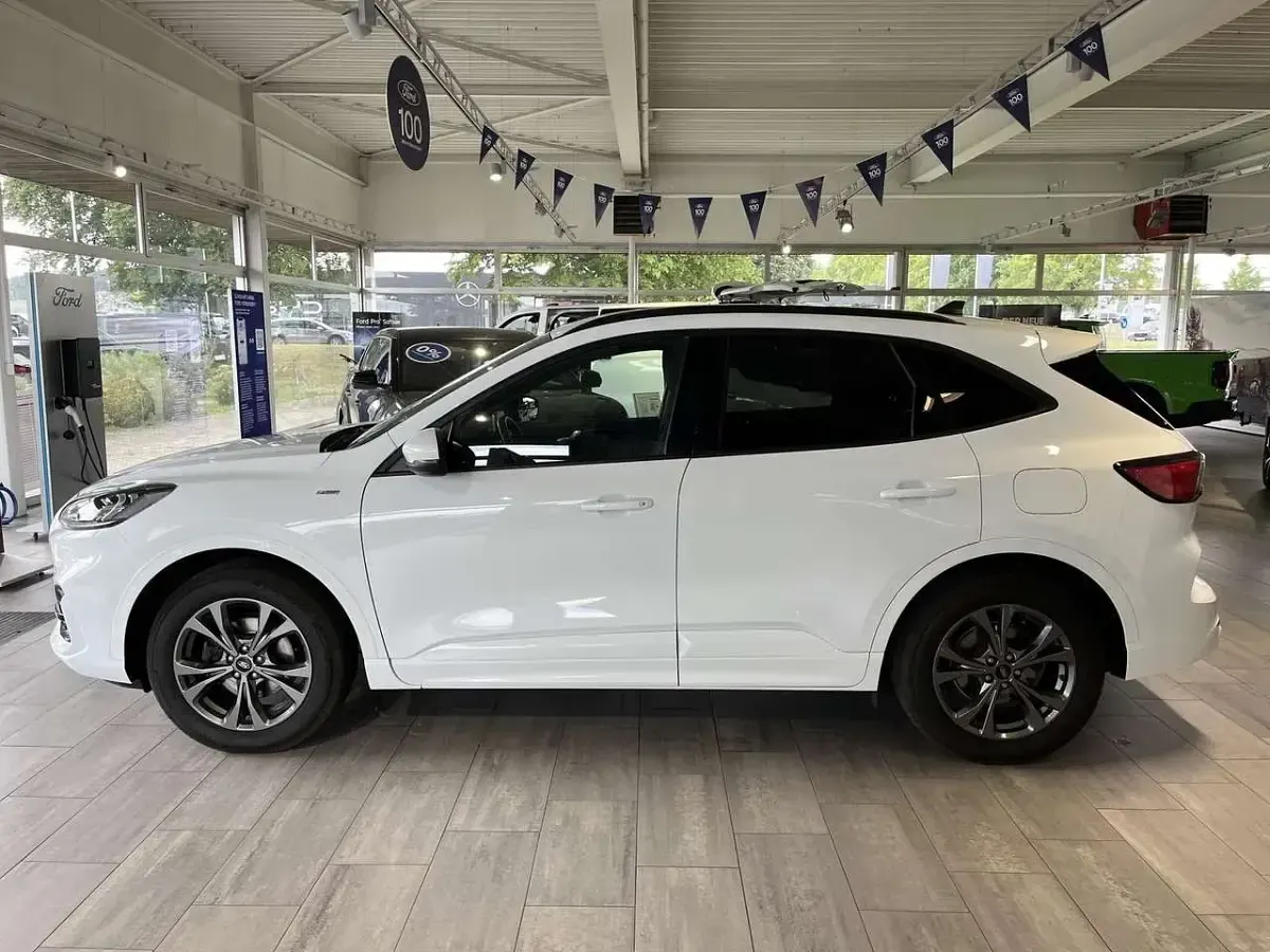 Gebraucht Ford Kuga ST-Line X 190 PS (139 kW) 2022 Frostweiß SUV