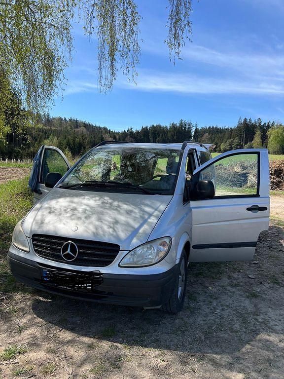 Silber Gebraucht 2007 Mercedes Vito Van / Kleinbus | 7.200 € - Bild 1/4