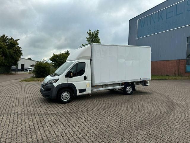 Weiss Gebraucht 2015 Peugeot Boxer Van | 17.849 € - Bild 1/4