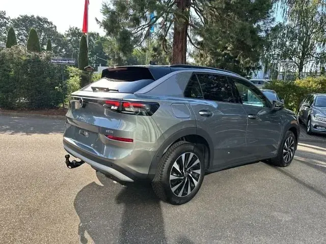 Neu VW T-Roc 150 PS (110 kW) 2026 Wolf grey metallic SUV
