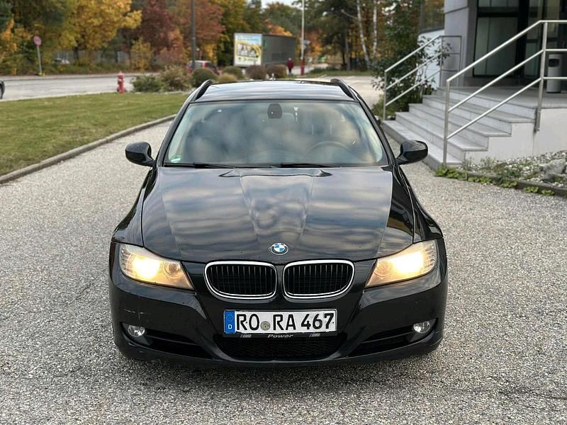 Schwarz Gebraucht 2012 BMW 320 Kombi | 3.400 € (Fairer Preis) - Bild 1/4