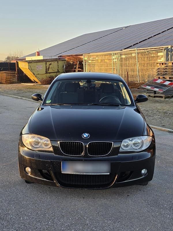 Gebraucht BMW 118 122 PS (89 kW) 2005 Schwarz Kleinwagen