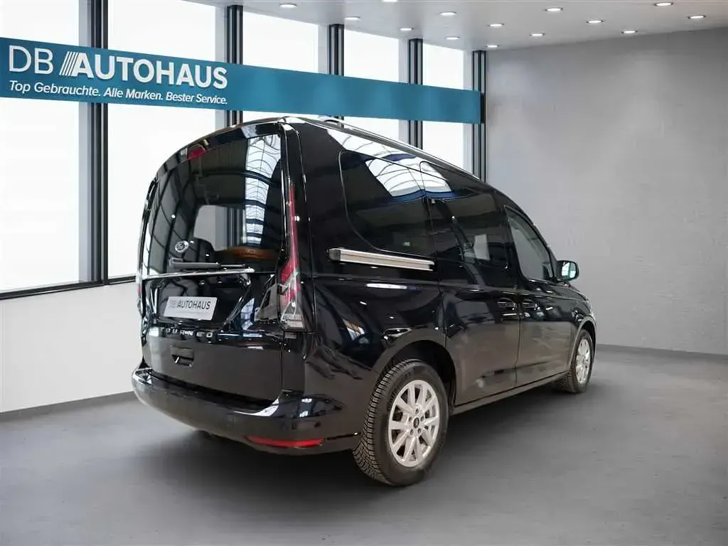 Gebraucht Ford Tourneo Connect Titanium 114 PS (83 kW) 2024 Schwarz Van / Kleinbus