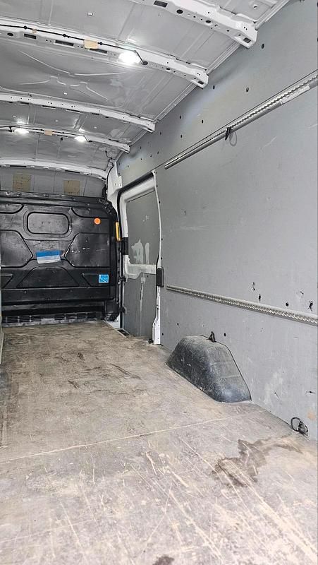 Second-hand Ford Transit 131 CP (96 kW) 2019 Alb Berlinǎ