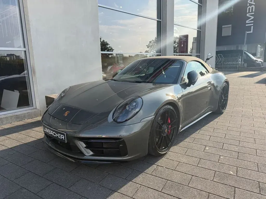 Gebraucht Porsche 992 480 PS (353 kW) 2022 Grün Cabrio