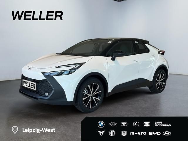 Platinum white pearl mc (089)/ Neu 2026 Toyota C-HR Team SUV | 33.990 € - Bild 1/3