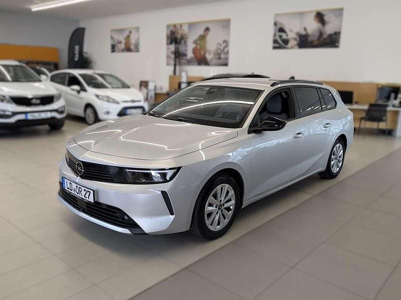 Kristall silber Gebraucht 2024 Opel Astra Enjoy Kombi | 24.850 € (Fairer Preis) - Bild 1/4