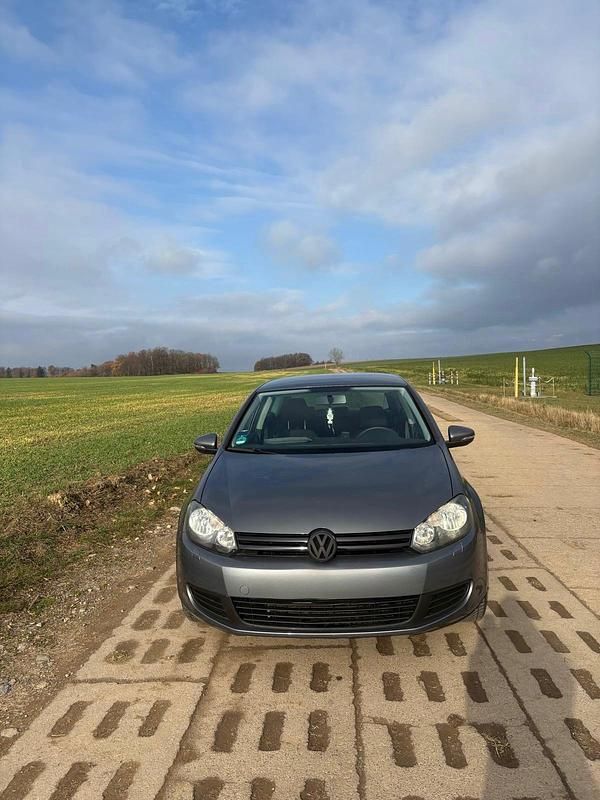 Grau Gebraucht 2008 VW Golf VI Kleinwagen | 2.999 € (Guter Preis) - Bild 1/4