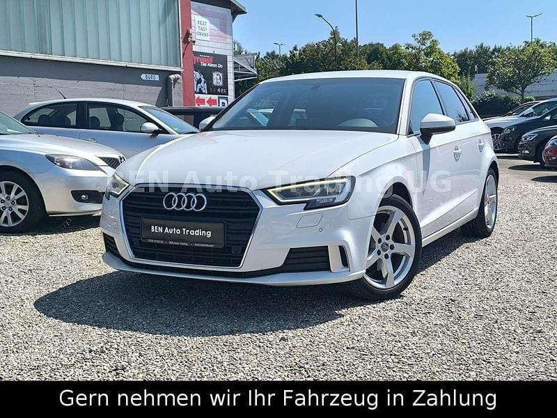 Weiß Gebraucht 2019 Audi A3 Sport Limousine | 13.990 € (Guter Preis) - Bild 1/3
