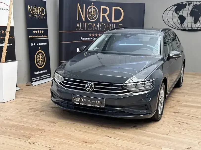 Gebraucht VW Passat 122 PS (89 kW) 2021 Grau Kombi