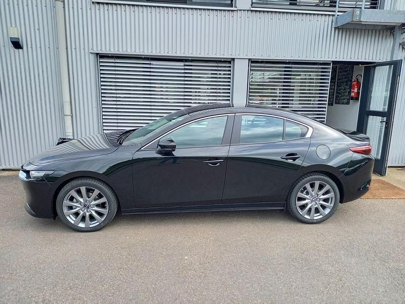 Schwarz Gebraucht 2024 Mazda 3 Exclusive-Line Limousine | 25.550 € (Fairer Preis) - Bild 1/3