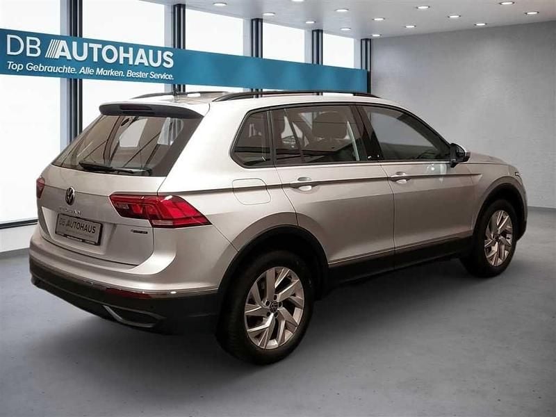 Gebraucht VW Tiguan Life 190 PS (139 kW) 2023 Silber SUV