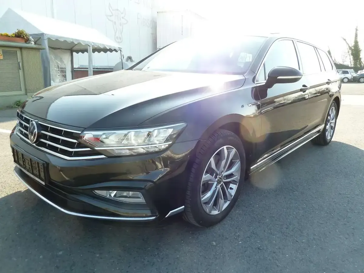 Gebraucht VW Passat R-line 200 PS (147 kW) 2022 Schwarz Kombi