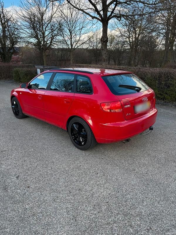 Gebraucht Audi A3 Sportback 140 PS (102 kW) 2006 Rot Kleinwagen