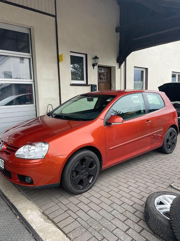 Orange Gebraucht 2006 VW Golf Coupé | 600 € (Superpreis) - Bild 1/4