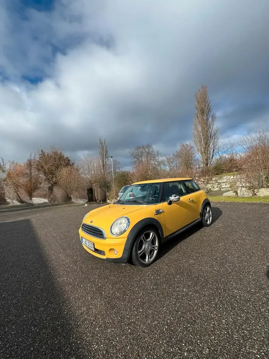 Brugt Mini Cooper 75 HK (55 kW) 2009 Gul Hatchback
