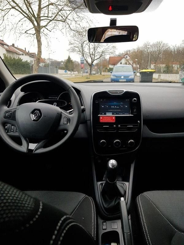 Gebraucht Renault Clio IV Dynamique 90 PS (66 kW) 2015 Schwarz Kleinwagen