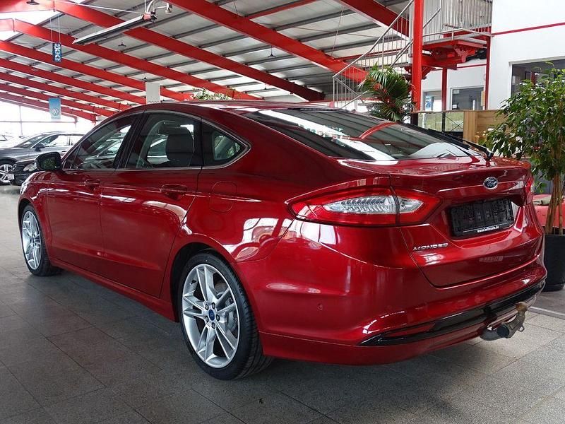 Gebraucht Ford Mondeo Titanium 160 PS (117 kW) 2018 Rubyrot (metallic) (metallic) Limousine