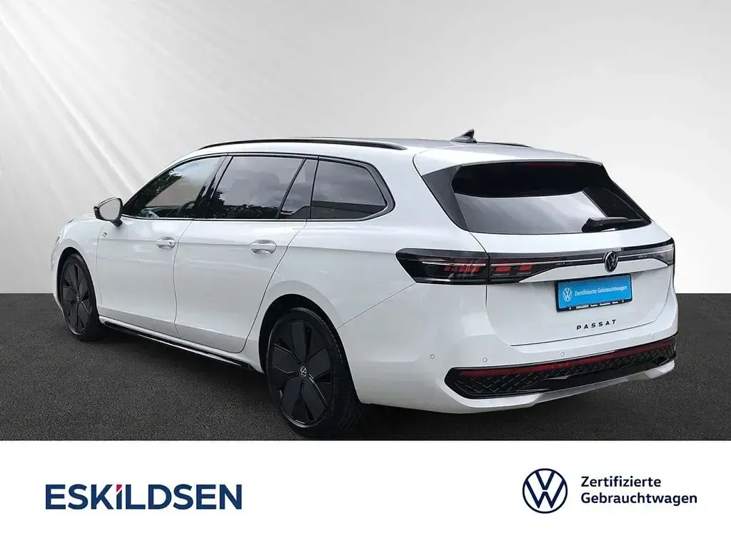 Gebraucht VW Passat IQ Drive 150 PS (110 kW) 2025 Weiß Limousine
