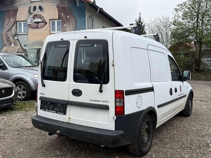 Gebraucht Opel Combo 75 PS (55 kW) 2009 Casabl/arctic/eisweiss/kaolin Van / Kleinbus