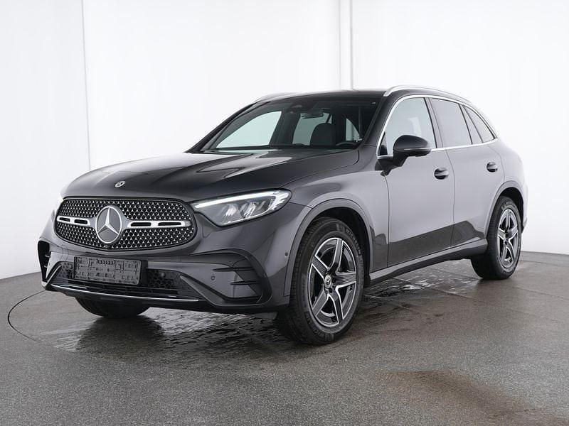Metalliclack graphitgrau Gebraucht 2024 Mercedes GLC220 AMG SUV | 55.555 € (Superpreis) - Bild 1/4