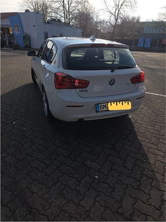 Gebraucht BMW 116 Advantage 109 PS (80 kW) 2016 Weiß Kleinwagen
