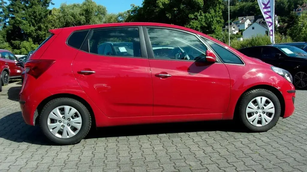 Gebraucht Hyundai ix20 Edition 116 PS (85 kW) 2013 Rot Kleinwagen