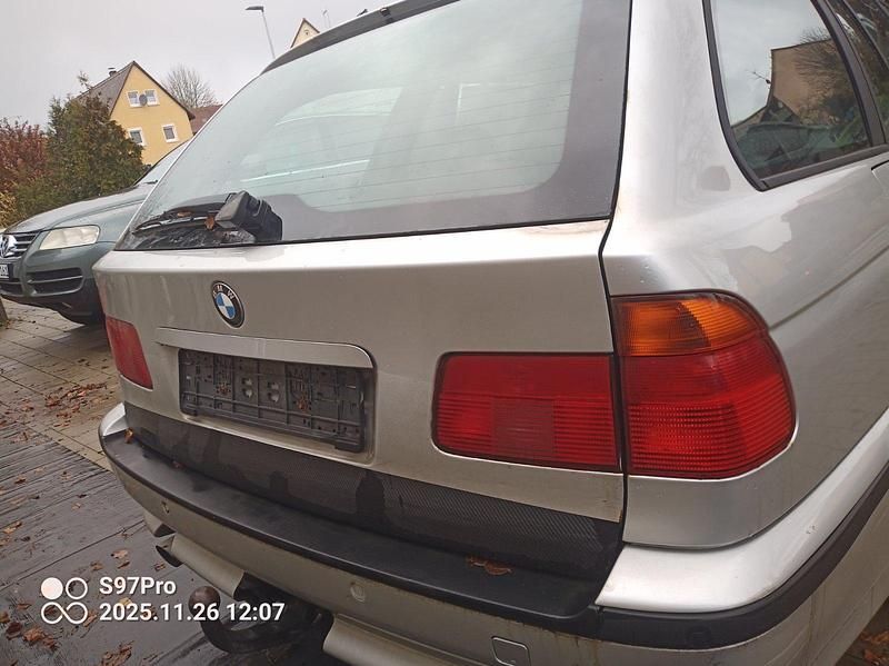 Gebraucht BMW 528 192 PS (141 kW) 1999 Silber Kombi