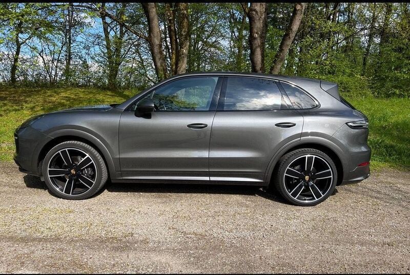 Grau Gebraucht 2019 Porsche Cayenne Sport SUV | 64.900 € (Teuer) - Bild 1/4