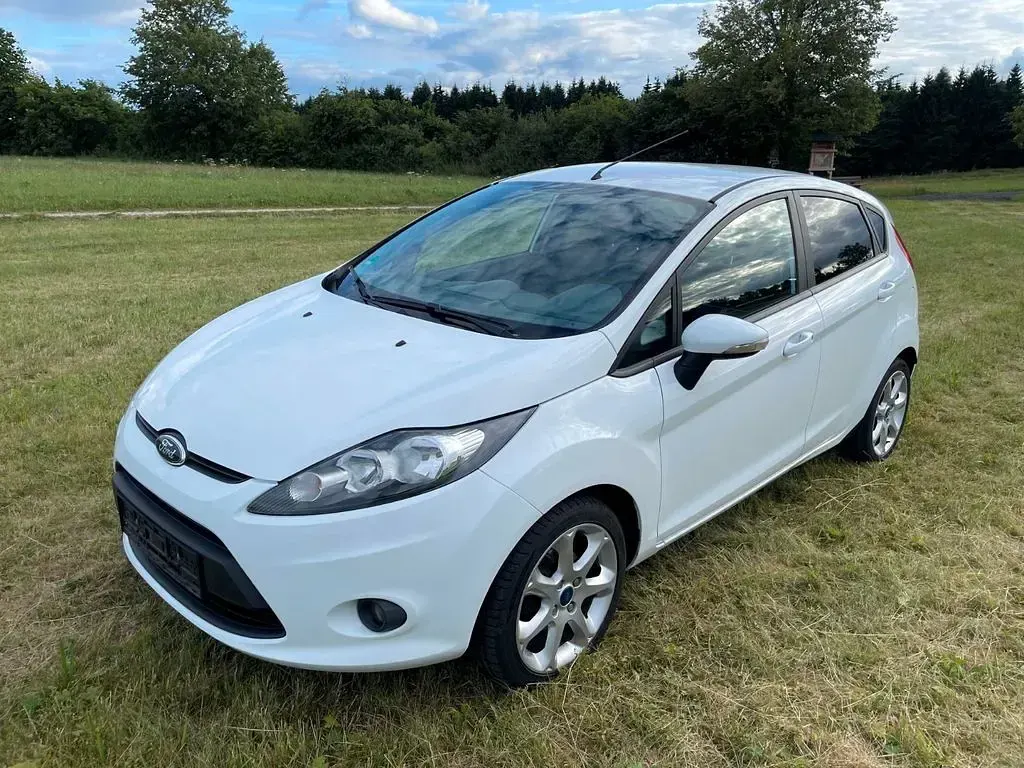 Gebraucht Ford Fiesta Viva 82 PS (60 kW) 2011 Weiß Limousine