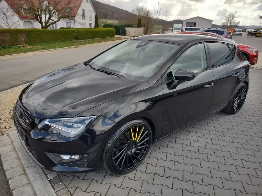 Gebraucht Seat Leon FR 125 PS (91 kW) 2016 Mitternachtsschwarz (metallic) Limousine