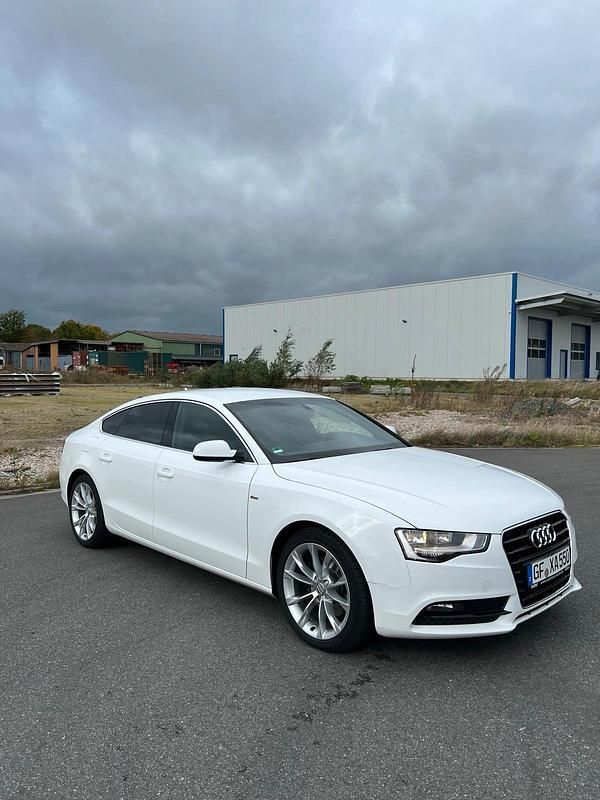 Weiß Gebraucht 2015 Audi A5 S-Line Limousine | 10.900 € (Guter Preis) - Bild 1/4