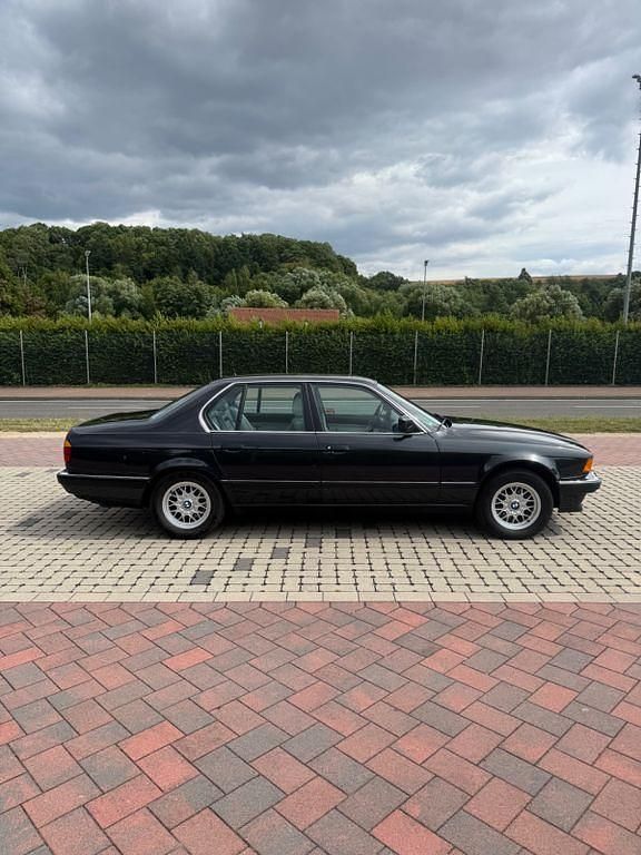 Gebraucht BMW 750 299 PS (219 kW) 1990 Schwarz Limousine