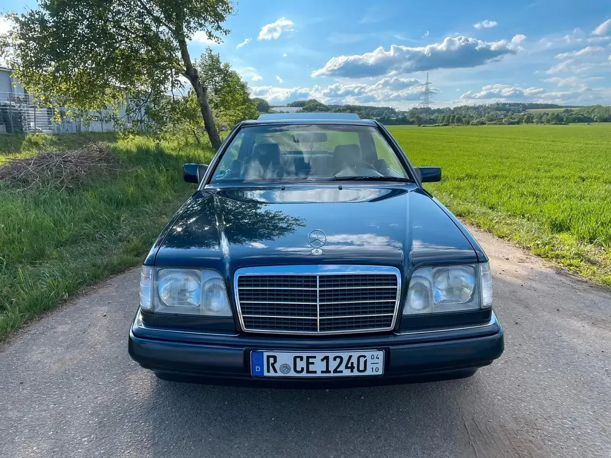 Gebraucht Mercedes E220 150 PS (110 kW) 1996 Blau Coupé