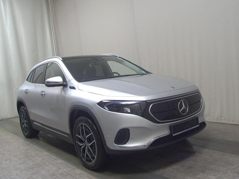 Gebraucht Mercedes EQA300 Progressive 167 kW (228 PS) 2021 Iridium silber metalliclack (metallic) SUV