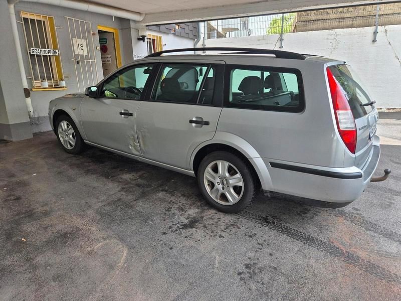 Silber Gebraucht 2006 Ford Mondeo Limousine | 2.200 € - Bild 1/4