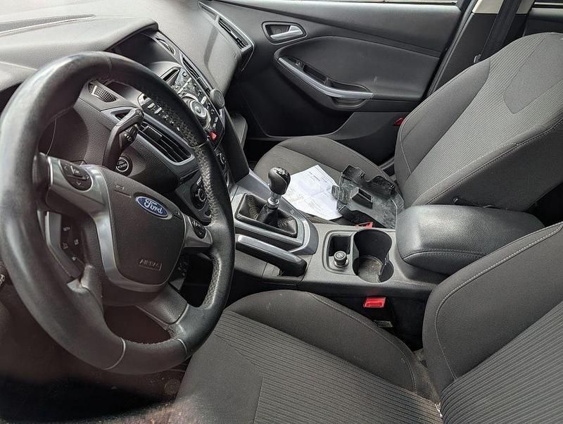 Gebraucht Ford Focus 140 PS (102 kW) 2011 Schwarz Limousine