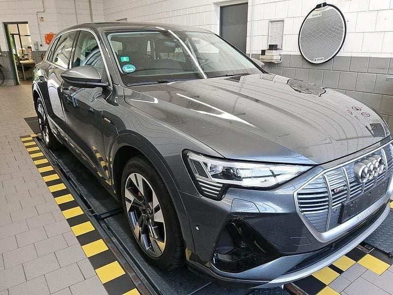 Gebraucht Audi e-tron S-Line 230 kW (313 PS) 2022 Grau SUV