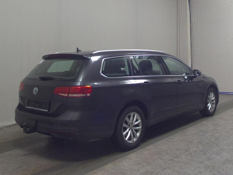 Gebraucht VW Passat Comfortline 150 PS (110 kW) 2019 Schwarz Kombi