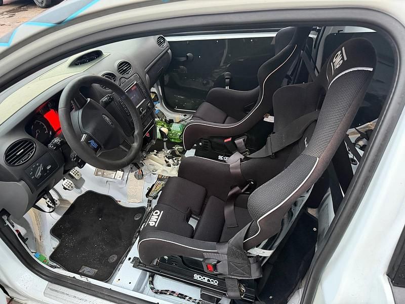 Gebraucht Ford Focus RS 350 PS (257 kW) 2009 Weiß Limousine