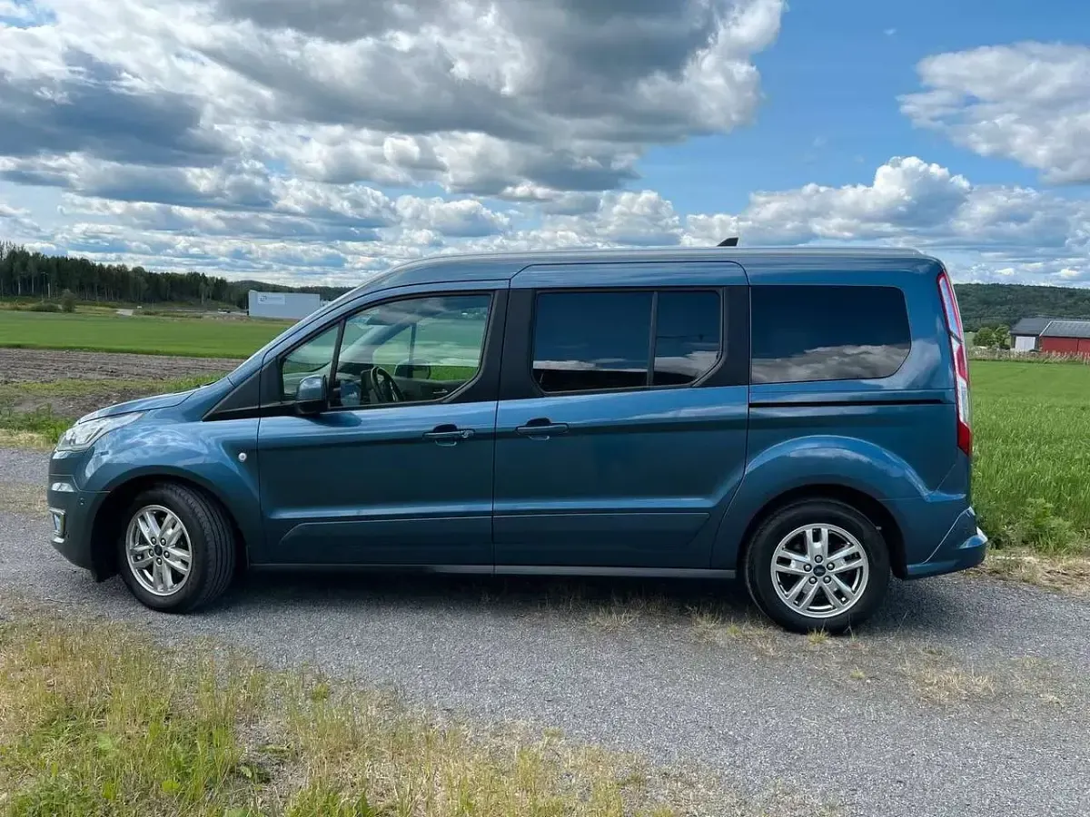 Gebraucht Ford Grand Tourneo Connect Titanium 120 PS (88 kW) 2019 Blau Van / Kleinbus