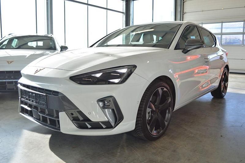 Usata Cupra Leon 150 CV (110 kW) 2025 Bianco Berlina