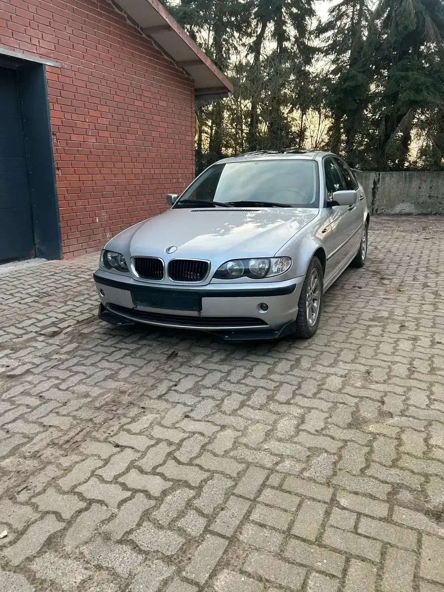 Gebraucht BMW 318 147 PS (108 kW) 2004 Silber Limousine